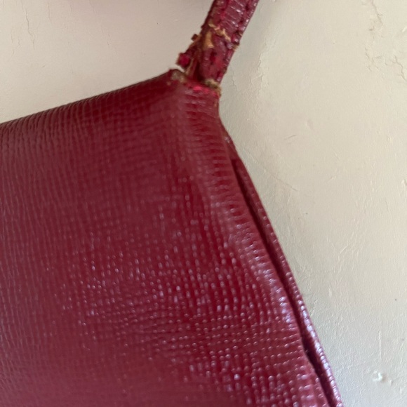 Authentic Vintage Carolina Herrera shoulder bag. - Picture 7 of 9